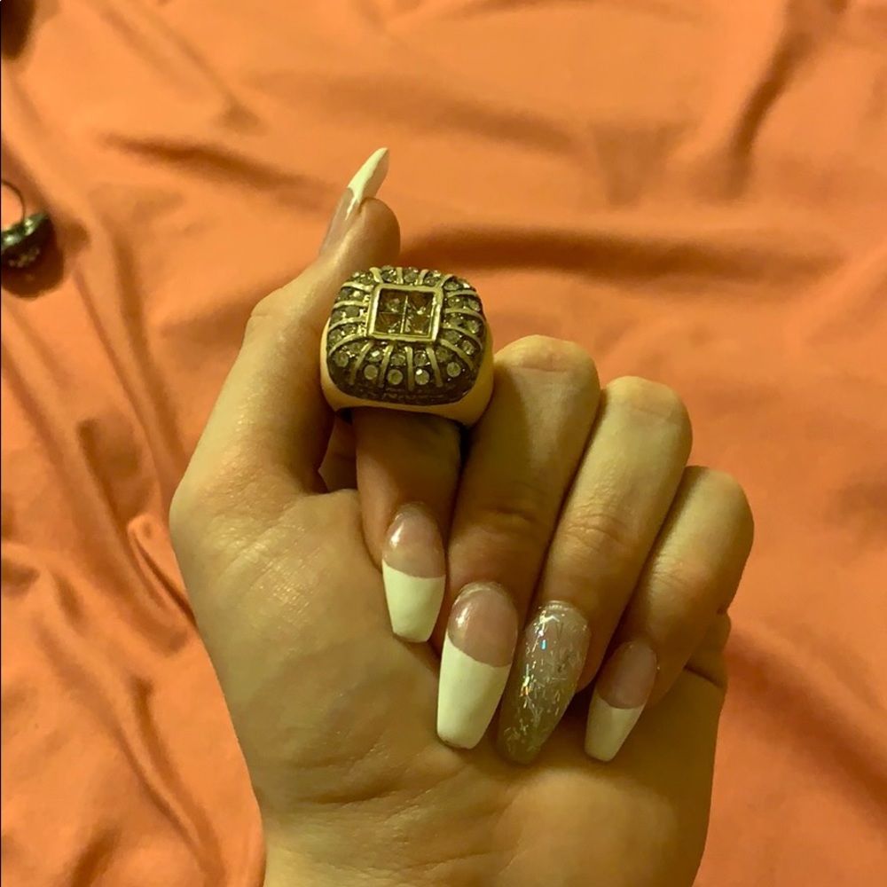 Ring - Picture 3 of 3